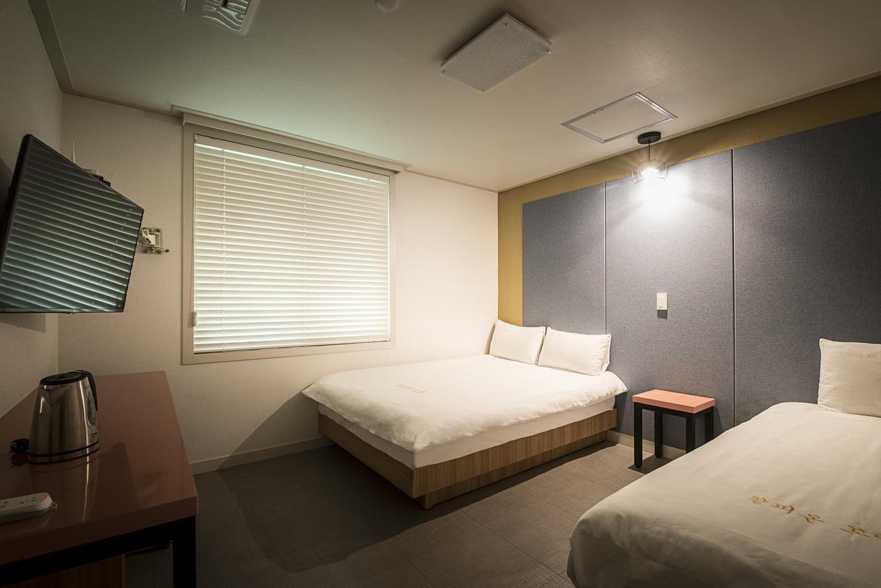 Champion Hotel Jeju Exterior photo